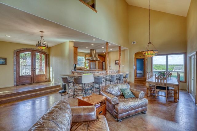 8256 S Us Highway 183, Briggs, TX 78608