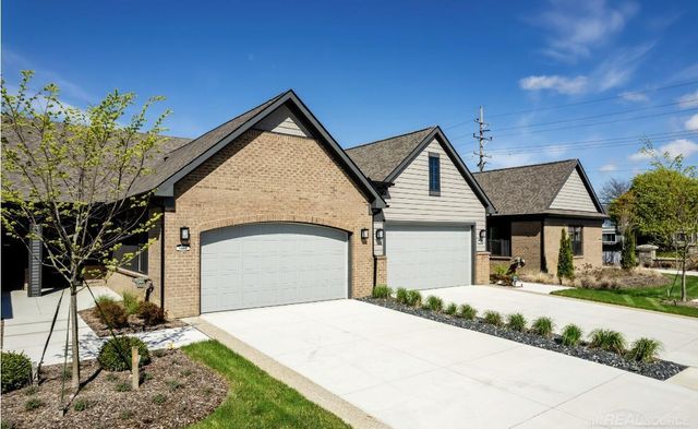 920 Heritage Drive, Bloomfield Hills, MI 48304