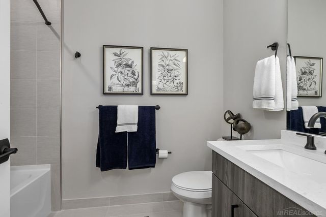 920 Heritage Drive, Bloomfield Hills, MI 48304