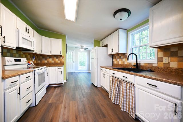 1415 Smith Woods Lane, Hickory Grove, SC 29717