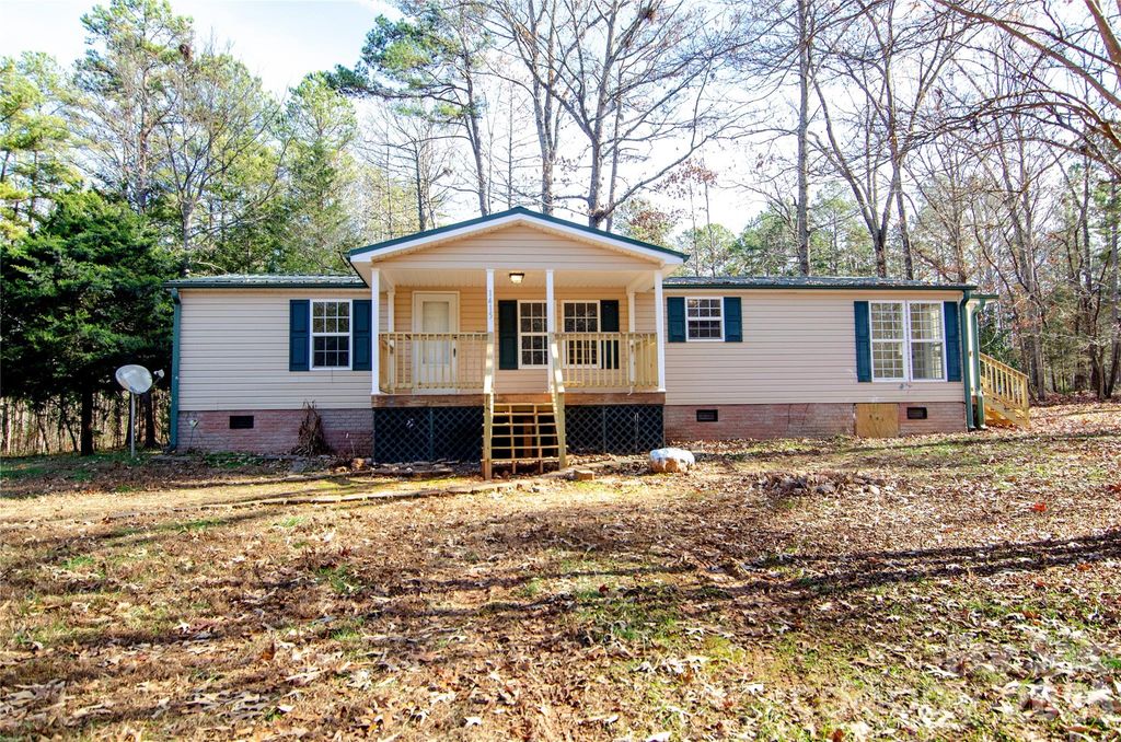 1415 Smith Woods Lane, Hickory Grove, SC 29717