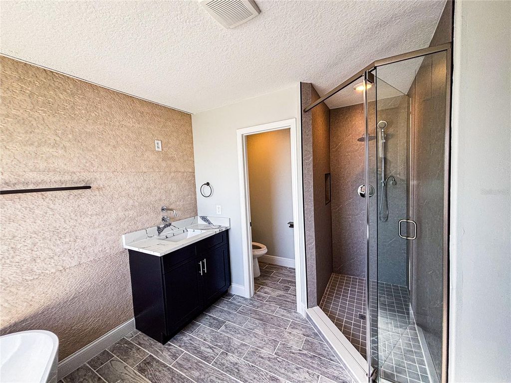 Image 11 of property listing at 13546 TETHERLINE TRAIL, Orlando, FL 32837