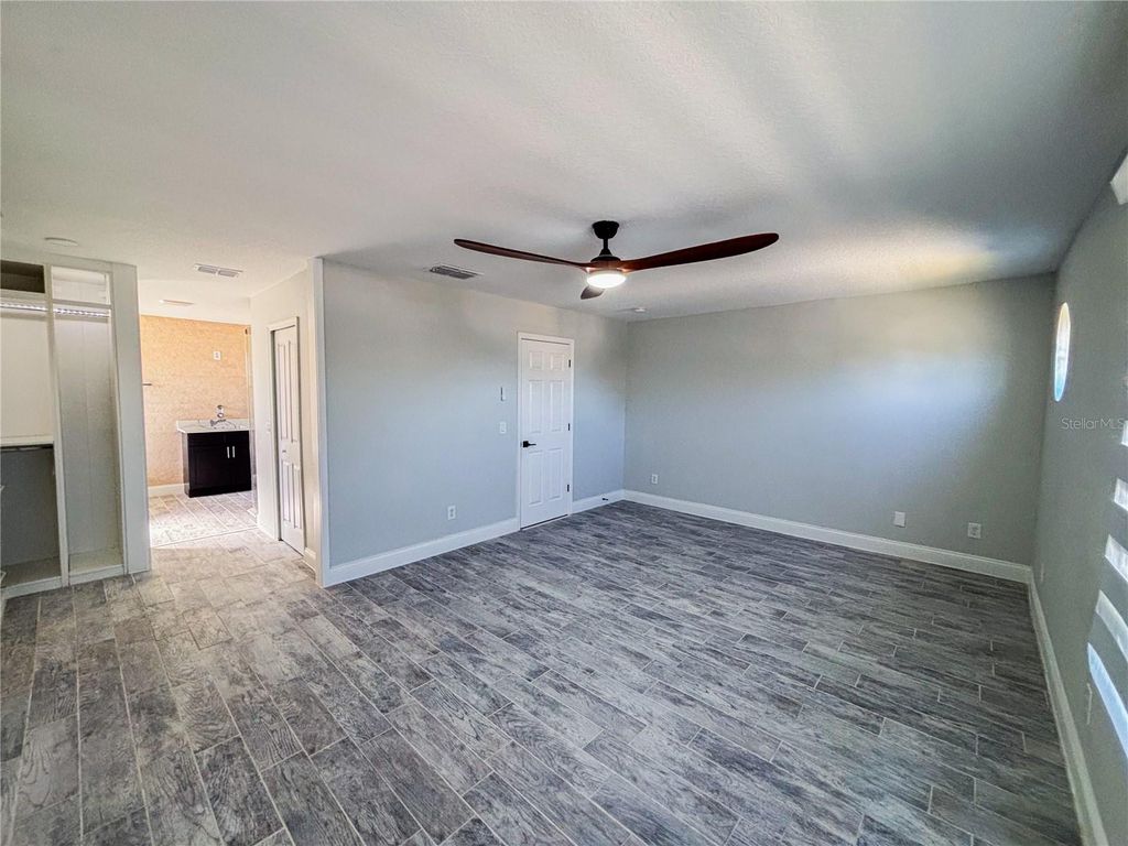 Image 15 of property listing at 13546 TETHERLINE TRAIL, Orlando, FL 32837