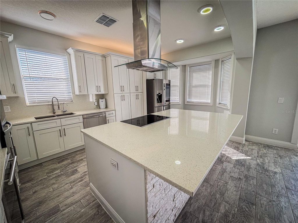 Image 8 of property listing at 13546 TETHERLINE TRAIL, Orlando, FL 32837