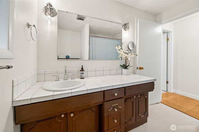 1828 Lakewood Circle SE, Olympia, WA 98501