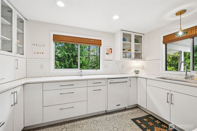 1828 Lakewood Circle SE, Olympia, WA 98501