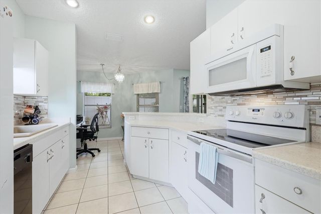 608 TYSON TERRACE 8, Venice, FL 34285