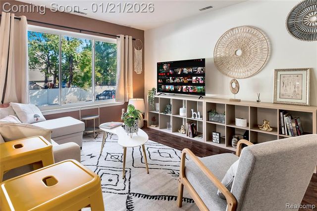 1250 W 9 Mile Road 6, Ferndale, MI 48220