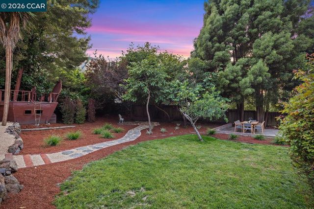 85 Ardmore Rd, Kensington, CA 94707