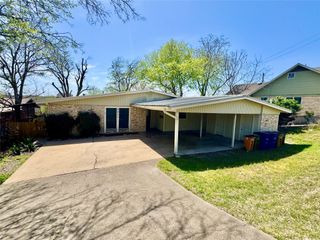 3411 Dolphin DR B, Austin, TX 78704