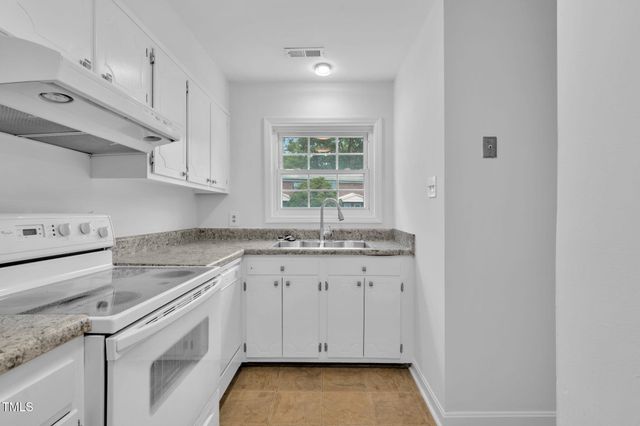 506 N Greensboro Street Apt 11, Carrboro, NC 27510