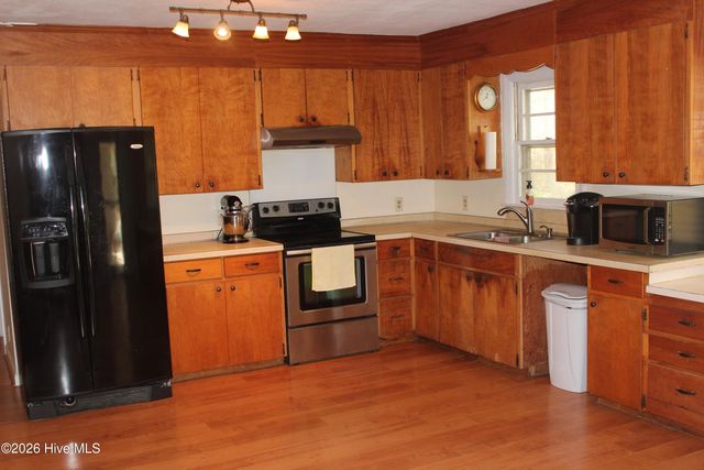 1681 Juniper Lake Road, West End, NC 27376