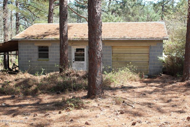 1681 Juniper Lake Road, West End, NC 27376