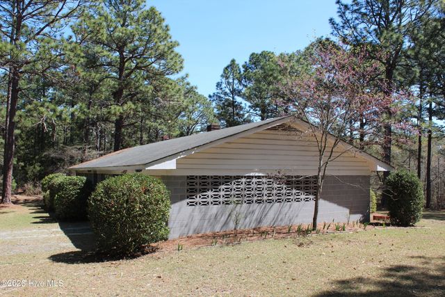 1681 Juniper Lake Road, West End, NC 27376