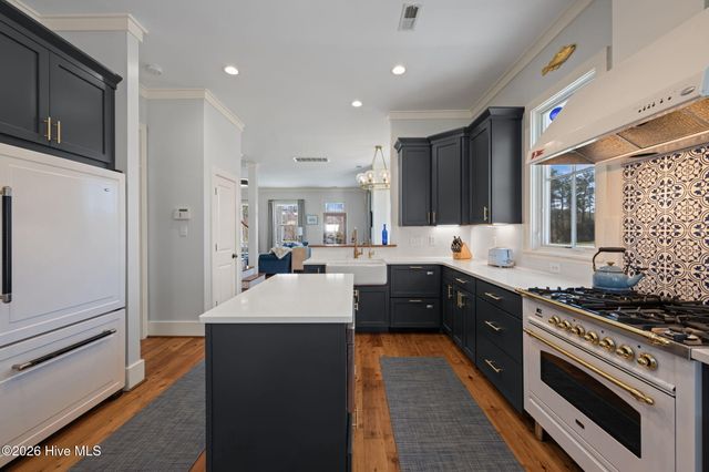 101 Oyster Point Road, Oriental, NC 28571