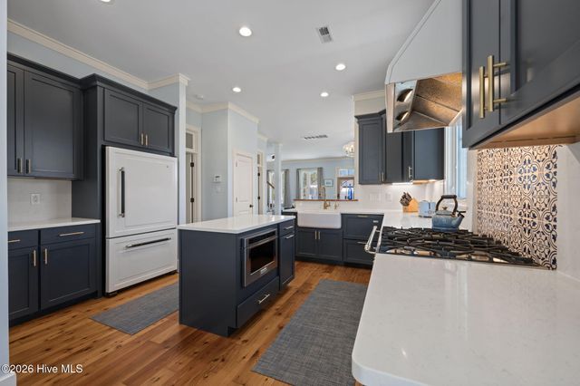 101 Oyster Point Road, Oriental, NC 28571