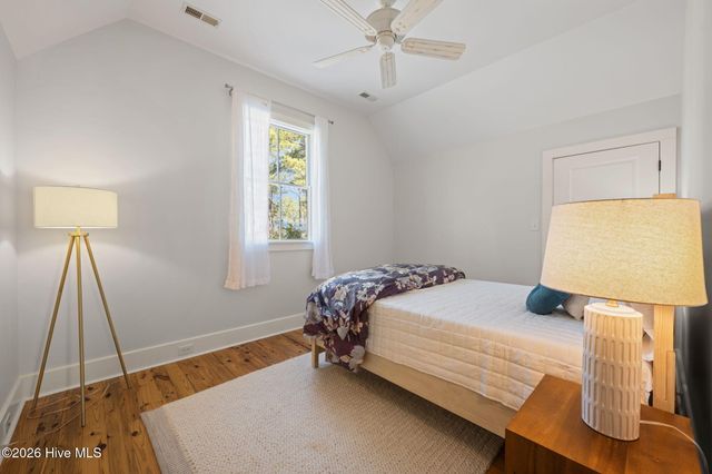 101 Oyster Point Road, Oriental, NC 28571