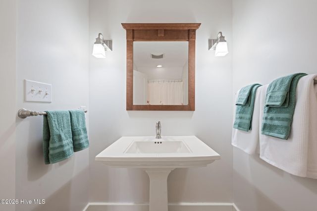 101 Oyster Point Road, Oriental, NC 28571