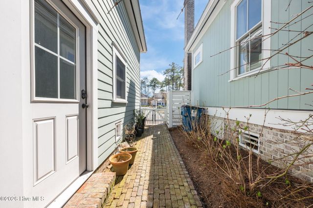 101 Oyster Point Road, Oriental, NC 28571