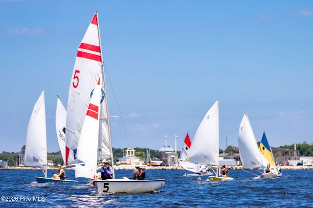 101 Oyster Point Road, Oriental, NC 28571