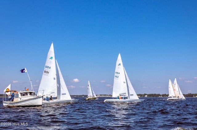 101 Oyster Point Road, Oriental, NC 28571