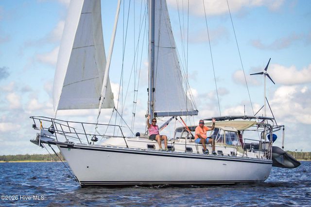 101 Oyster Point Road, Oriental, NC 28571