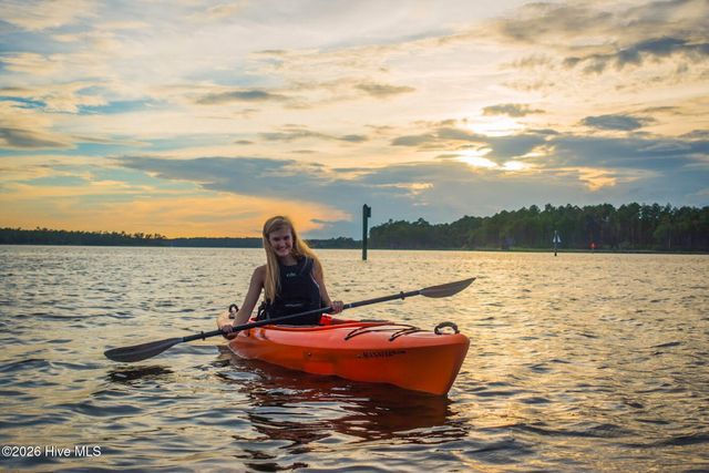 101 Oyster Point Road, Oriental, NC 28571