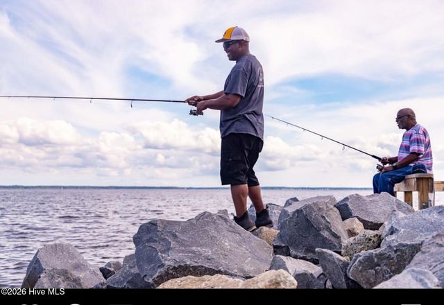 101 Oyster Point Road, Oriental, NC 28571