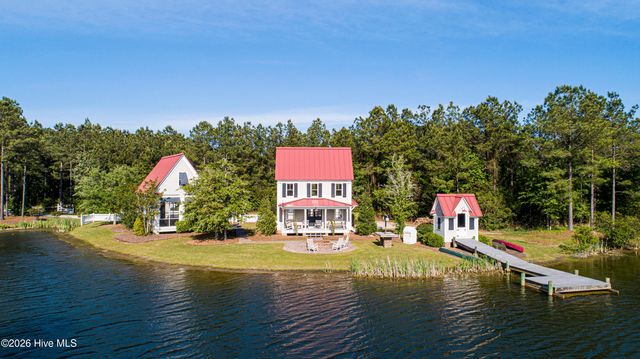 101 Oyster Point Road, Oriental, NC 28571