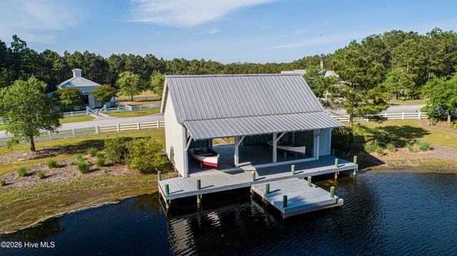 101 Oyster Point Road, Oriental, NC 28571