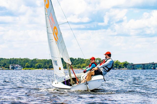 101 Oyster Point Road, Oriental, NC 28571