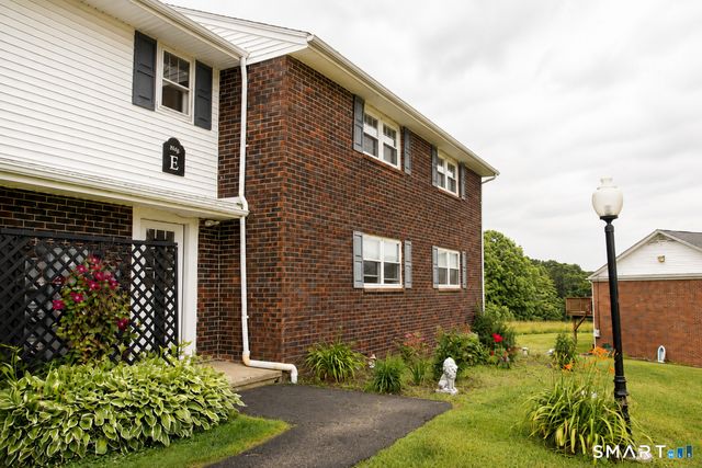 245 Cherry Avenue E24, Watertown, CT 06795