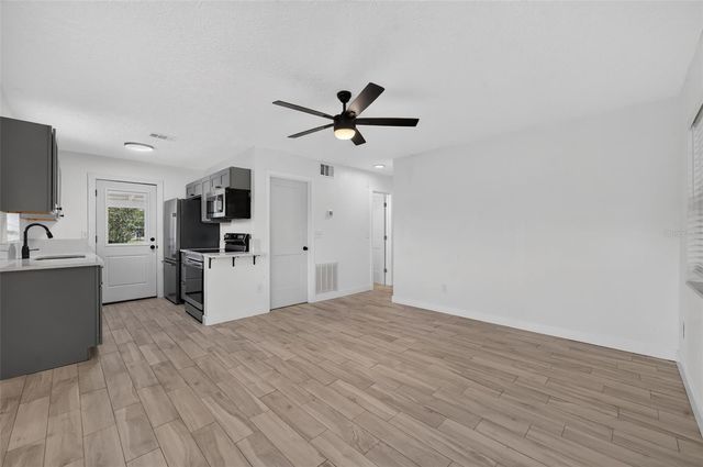 1333 STILLWATER AVE, Deltona, FL 32725