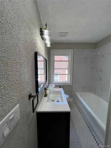 3660 Somerset Avenue, Detroit, MI 48224