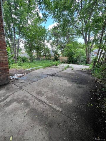 3660 Somerset Avenue, Detroit, MI 48224