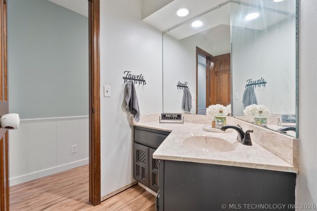 400 Trail Court, Bartlesville, OK 74006