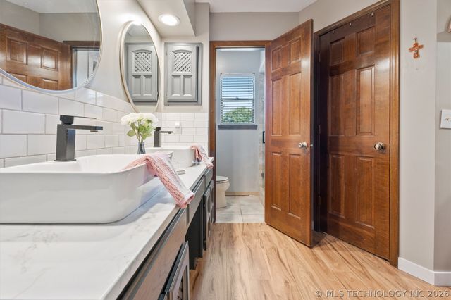 400 Trail Court, Bartlesville, OK 74006