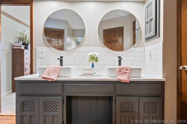 400 Trail Court, Bartlesville, OK 74006