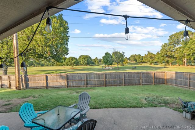 400 Trail Court, Bartlesville, OK 74006