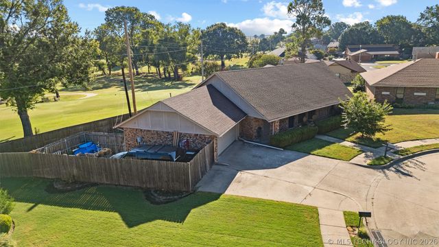 400 Trail Court, Bartlesville, OK 74006