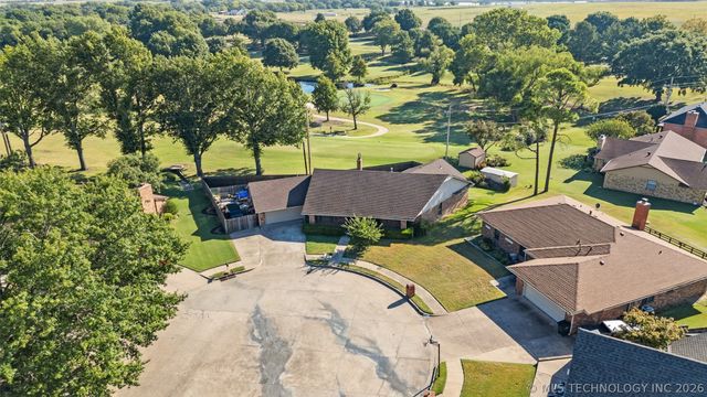 400 Trail Court, Bartlesville, OK 74006