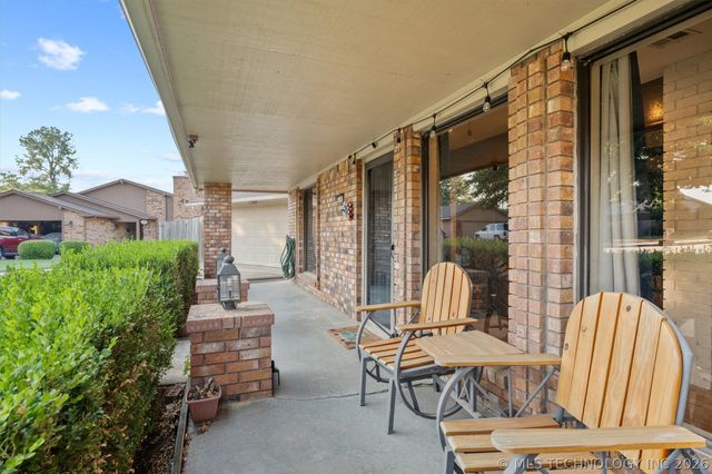 400 Trail Court, Bartlesville, OK 74006