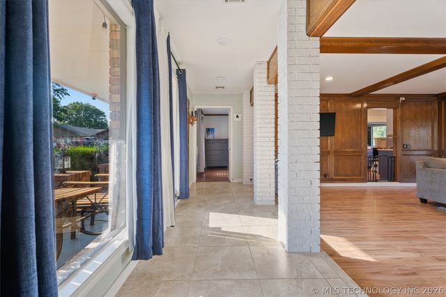 400 Trail Court, Bartlesville, OK 74006