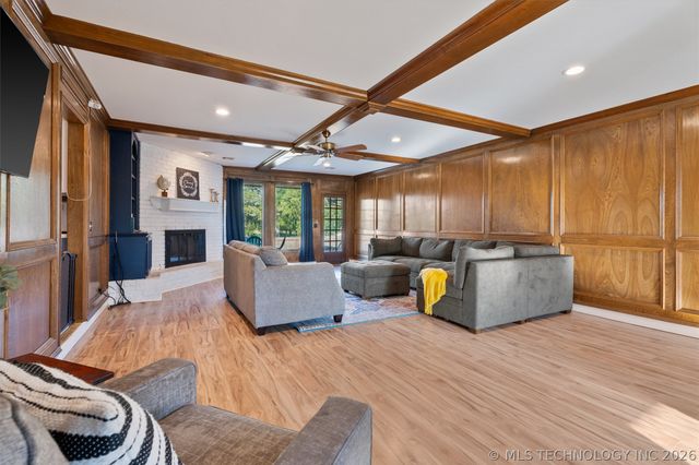 400 Trail Court, Bartlesville, OK 74006