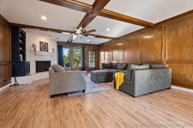 400 Trail Court, Bartlesville, OK 74006