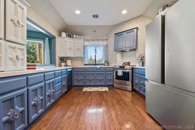 400 Trail Court, Bartlesville, OK 74006