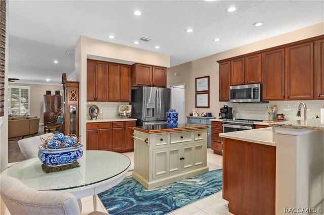 6264 W Glynborne Loop, Crystal River, FL 34429