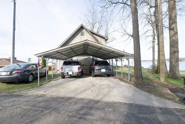 7258 S Crooked Lake Drive, Delton, MI 49046
