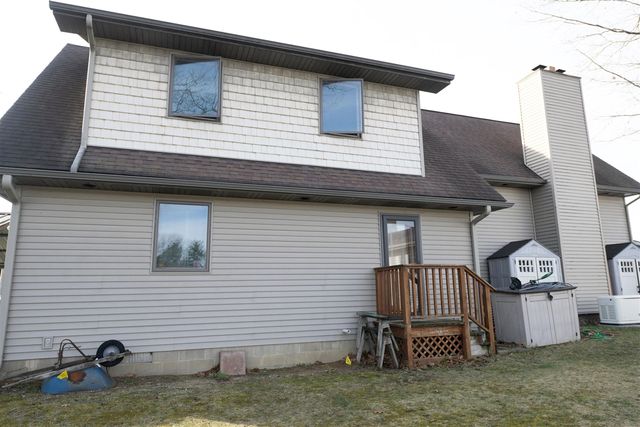 7258 S Crooked Lake Drive, Delton, MI 49046