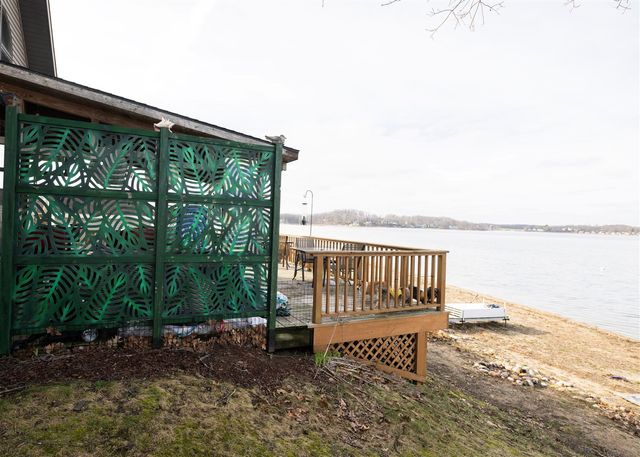 7258 S Crooked Lake Drive, Delton, MI 49046